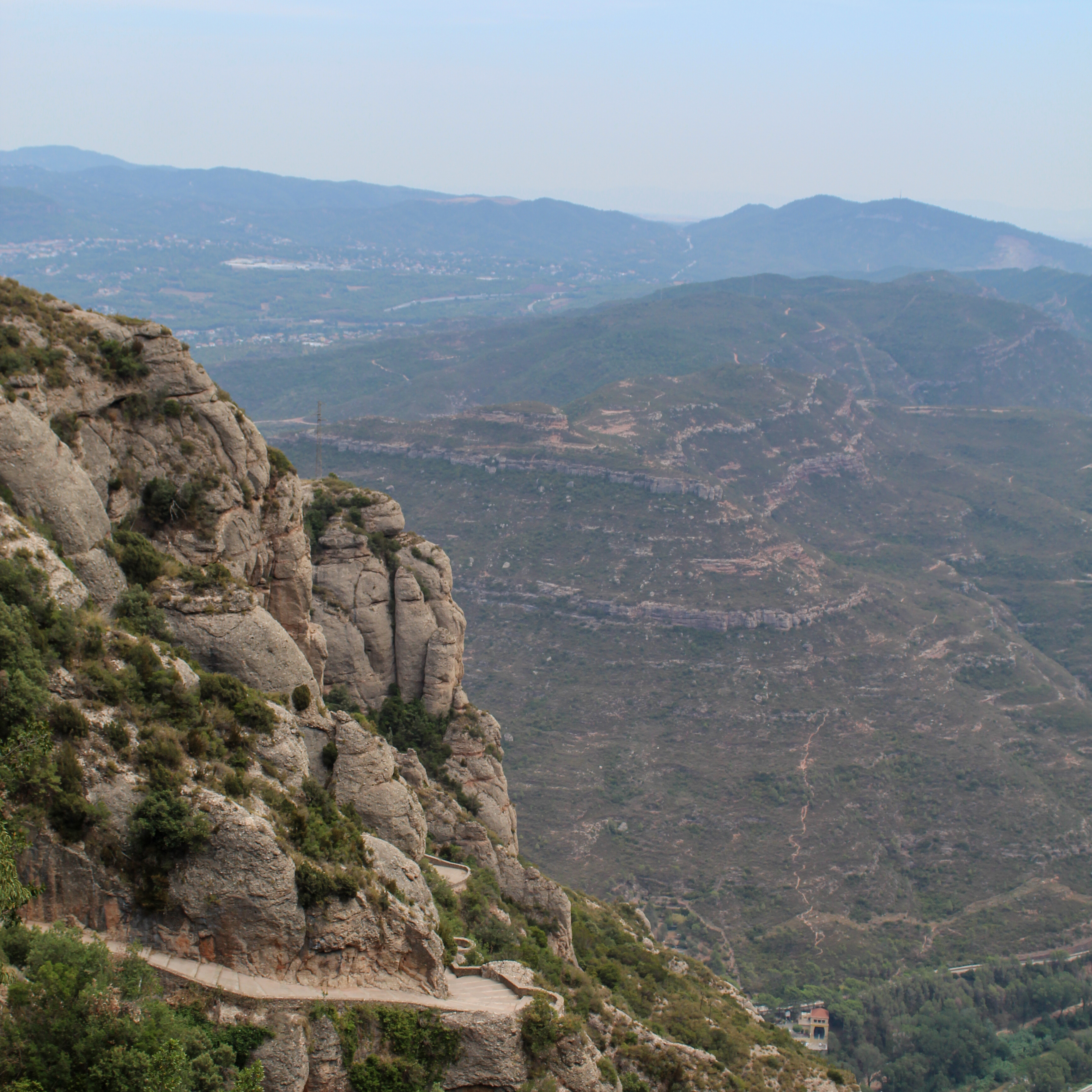 Image of a rock cliff.