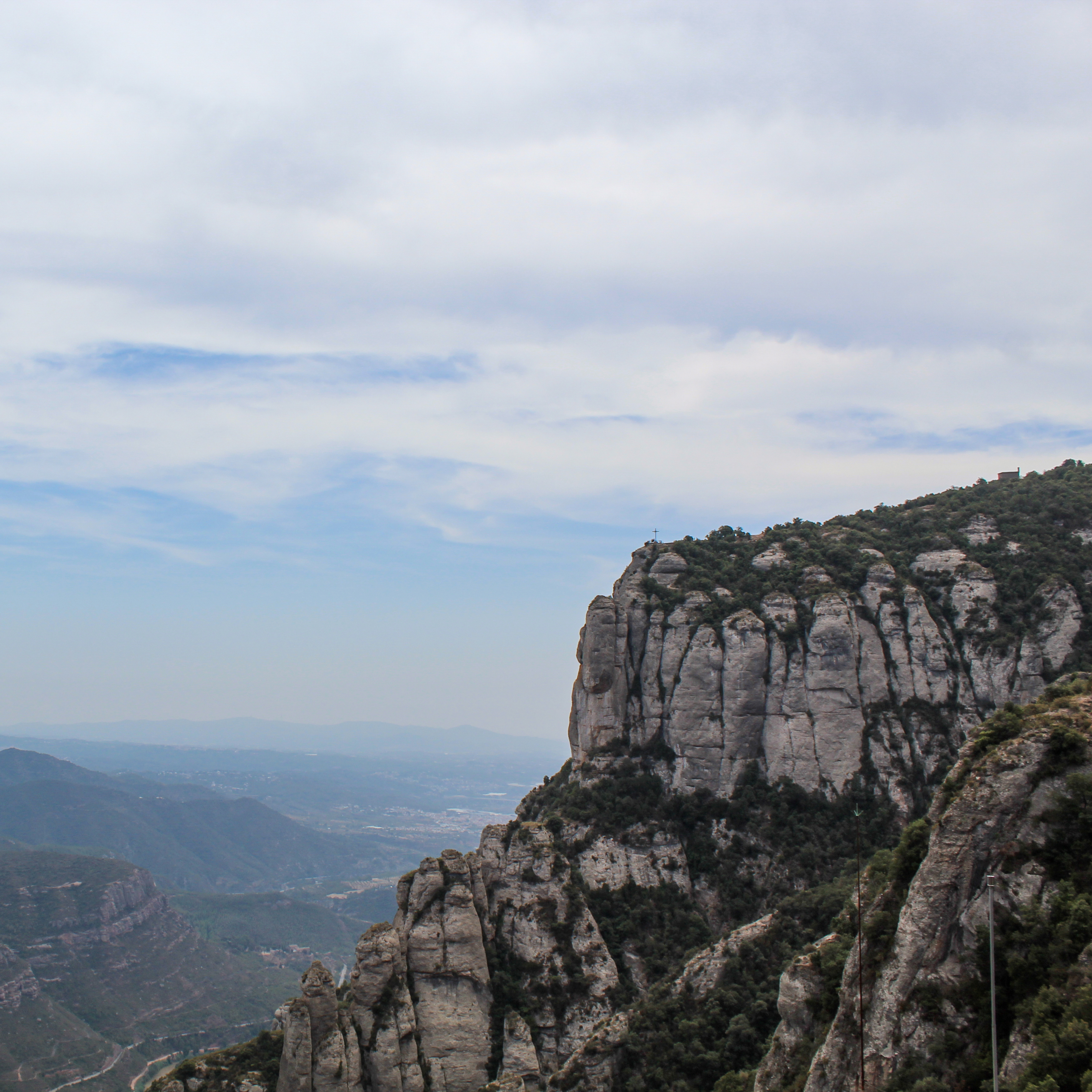 Image of a rock cliff.