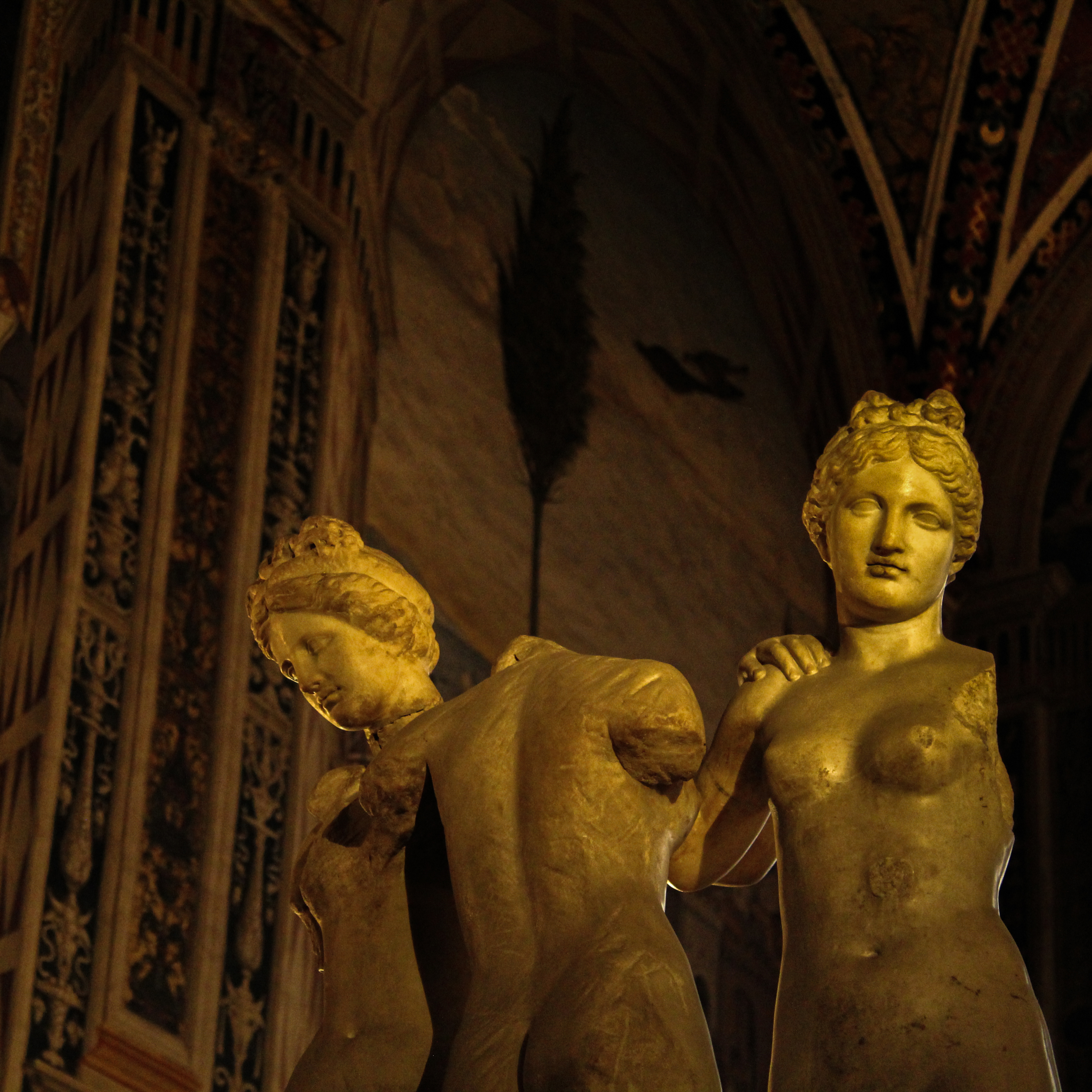 Image of a sculpture of 3 women.