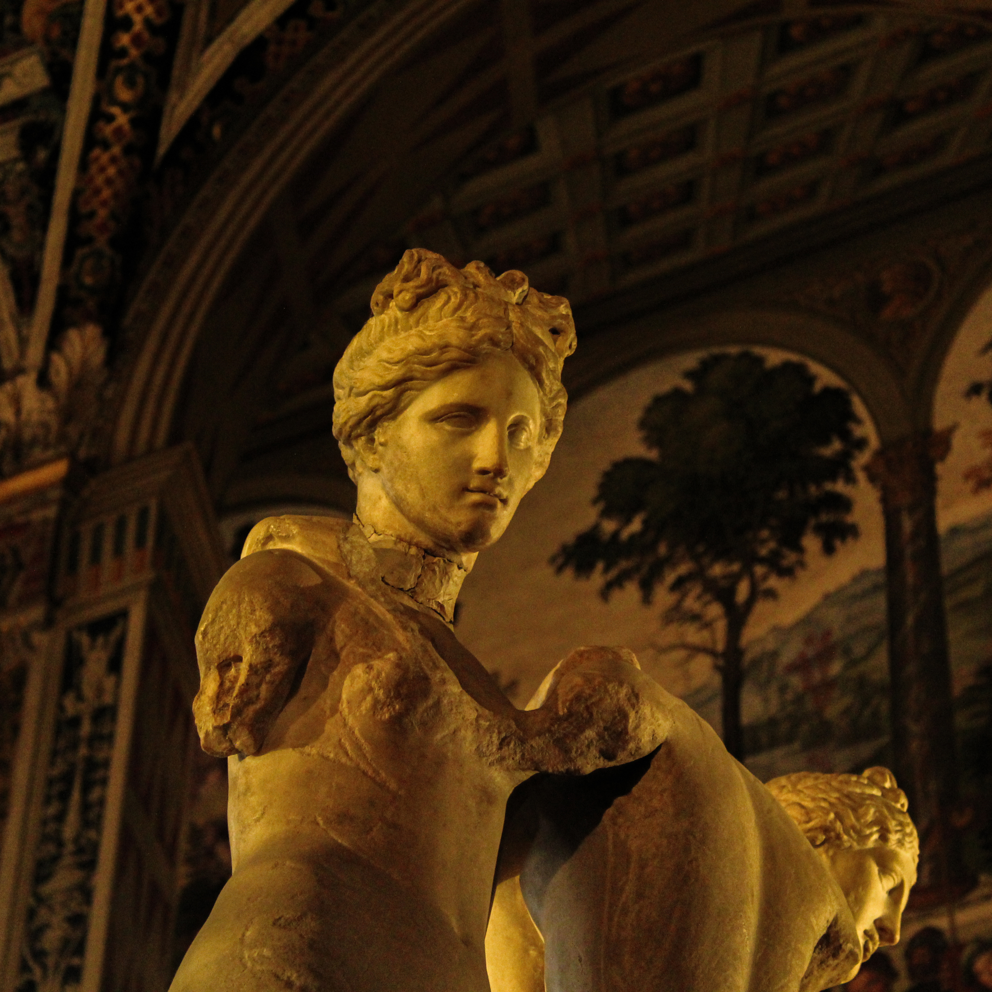 Image of a sculpture of an angel.