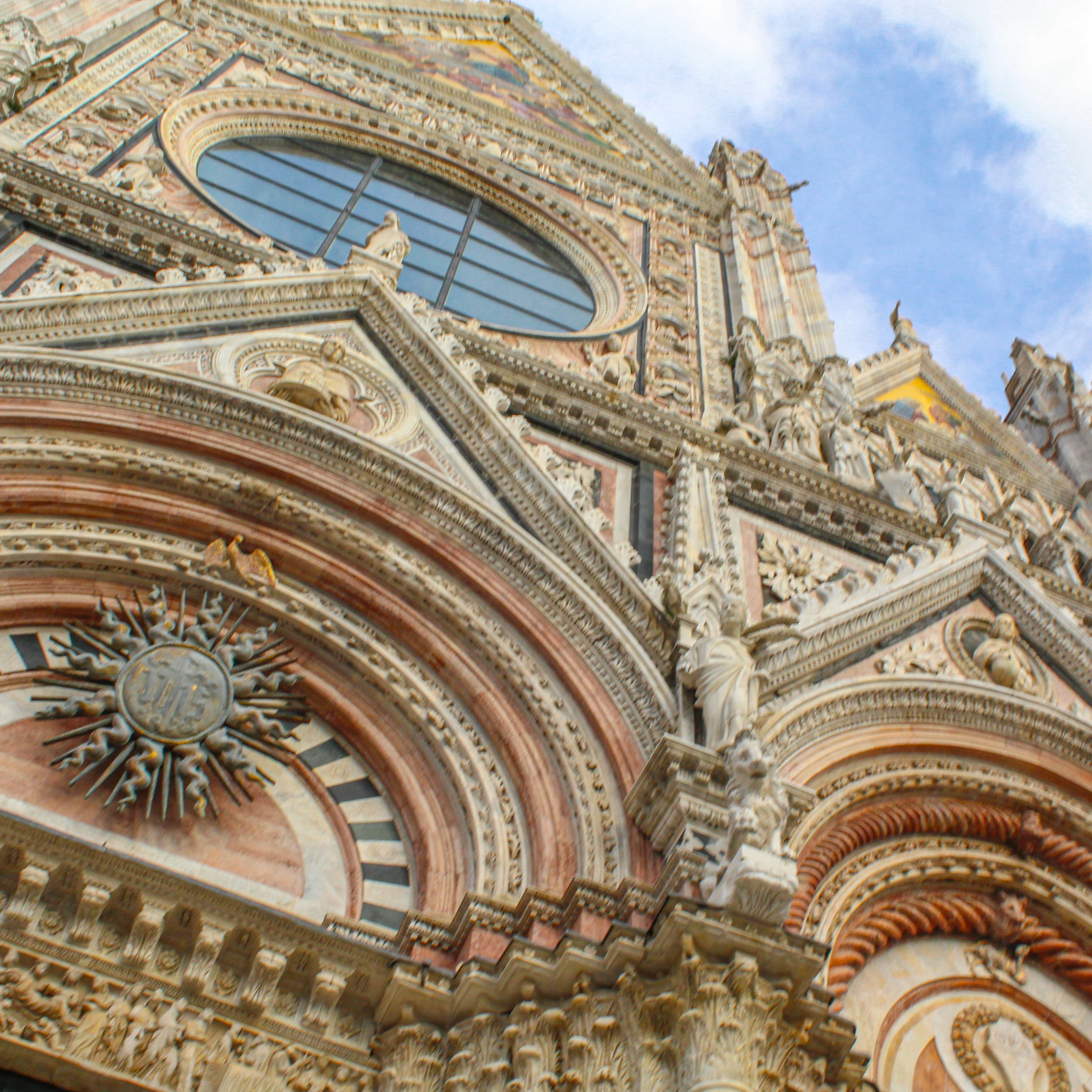 Image of a cathedral exterior.