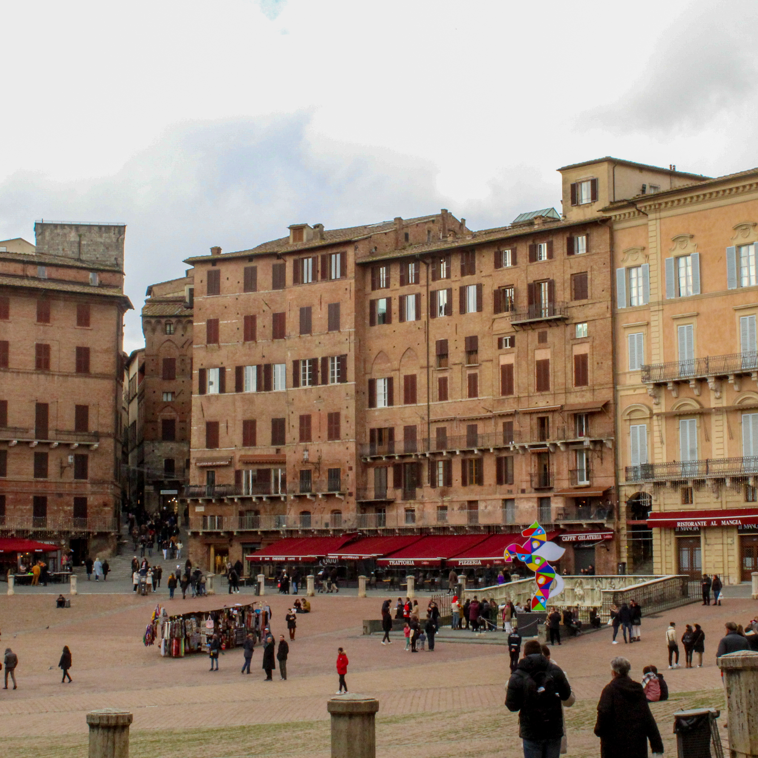 Image of a plaza.